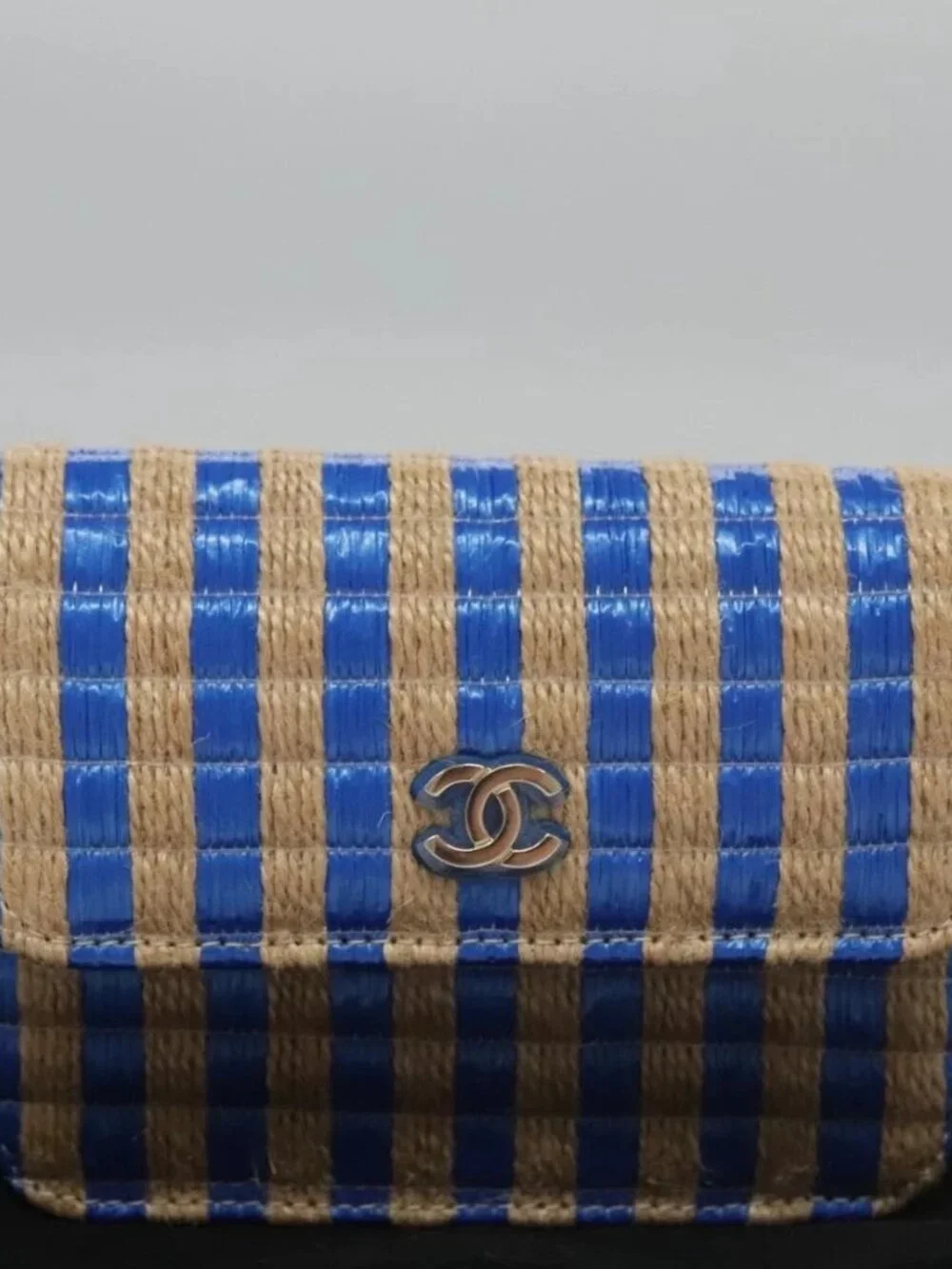 CHANEL inside	slight h3